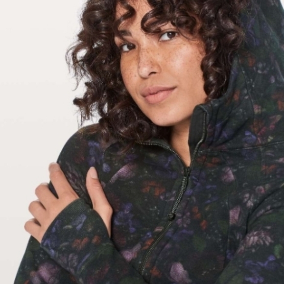 Lululemon Scuba Hoodie Light Cotton FleeceFrozen Flourish Multi/Black size 10 - Picture 9 of 9
